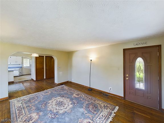 3rd image of 131 W 50th St