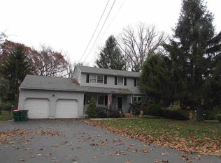 20 Timberline Dr, Poughkeepsie, NY 12603