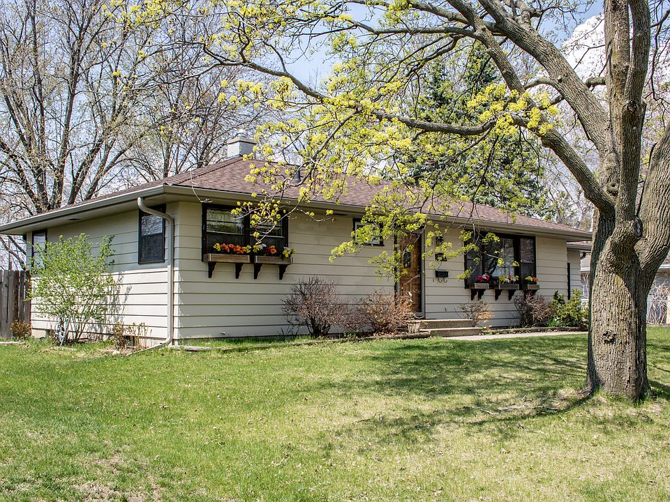 2nd image of 1114 Vernon Ave