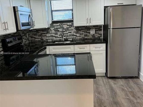 3rd image of 8290 Lake Dr APT 536