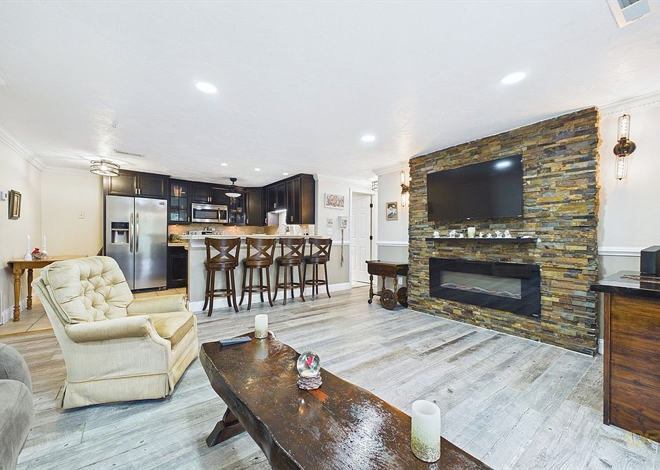 1st image of 1619 Braley Rd APT 98