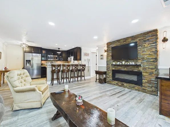 1619 Braley Rd APT 98, New Bedford, MA 02745