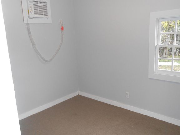 3rd image of 556 N San Manuel St