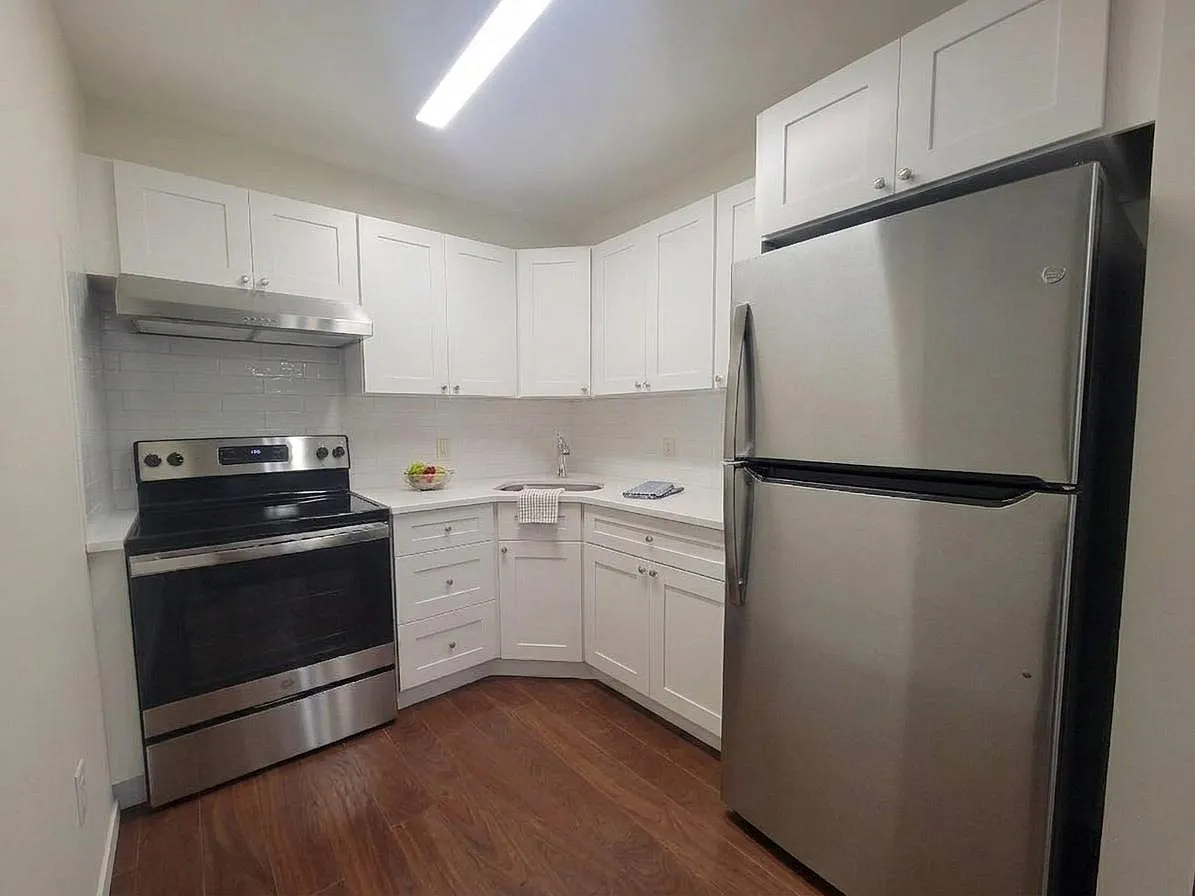 12 Athens Court - 12 — Photo 4