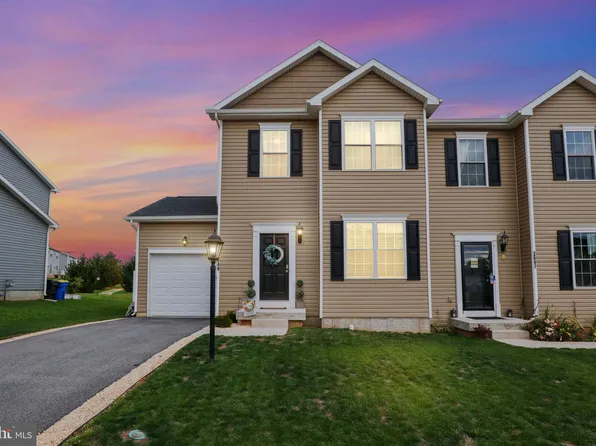 2649 Brownstone Dr, Dover, PA 17315