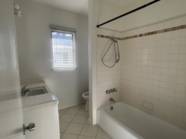 532 E Washington Blvd APT 6, Pasadena, CA 91104