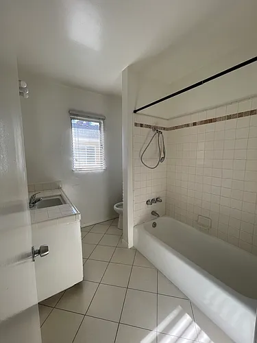 532 E Washington Blvd #6 Photo 1