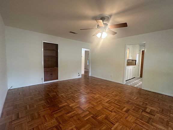 3rd image of 3726 Virginia Blvd