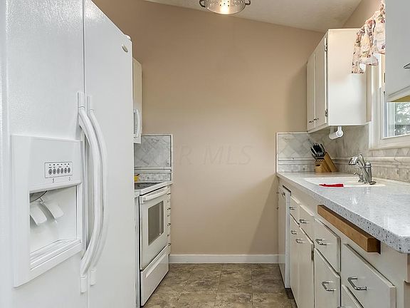 5th image of 3115 Louise Ave
