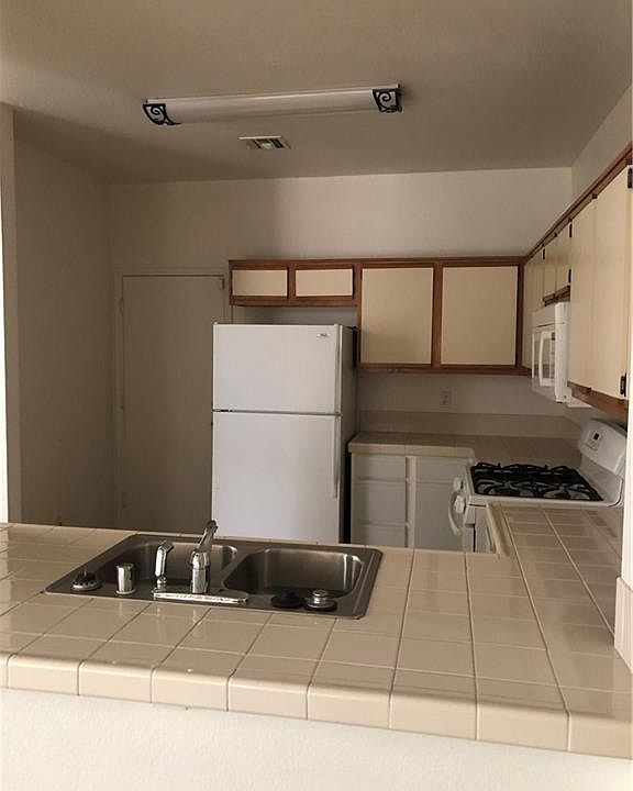 2nd image of 1665 Britannia Ave #0