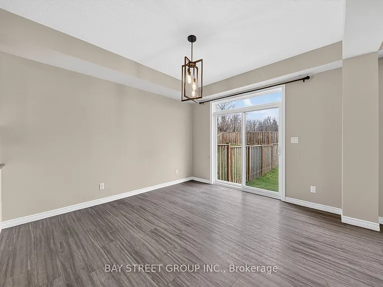 445 Avens St — Photo 16