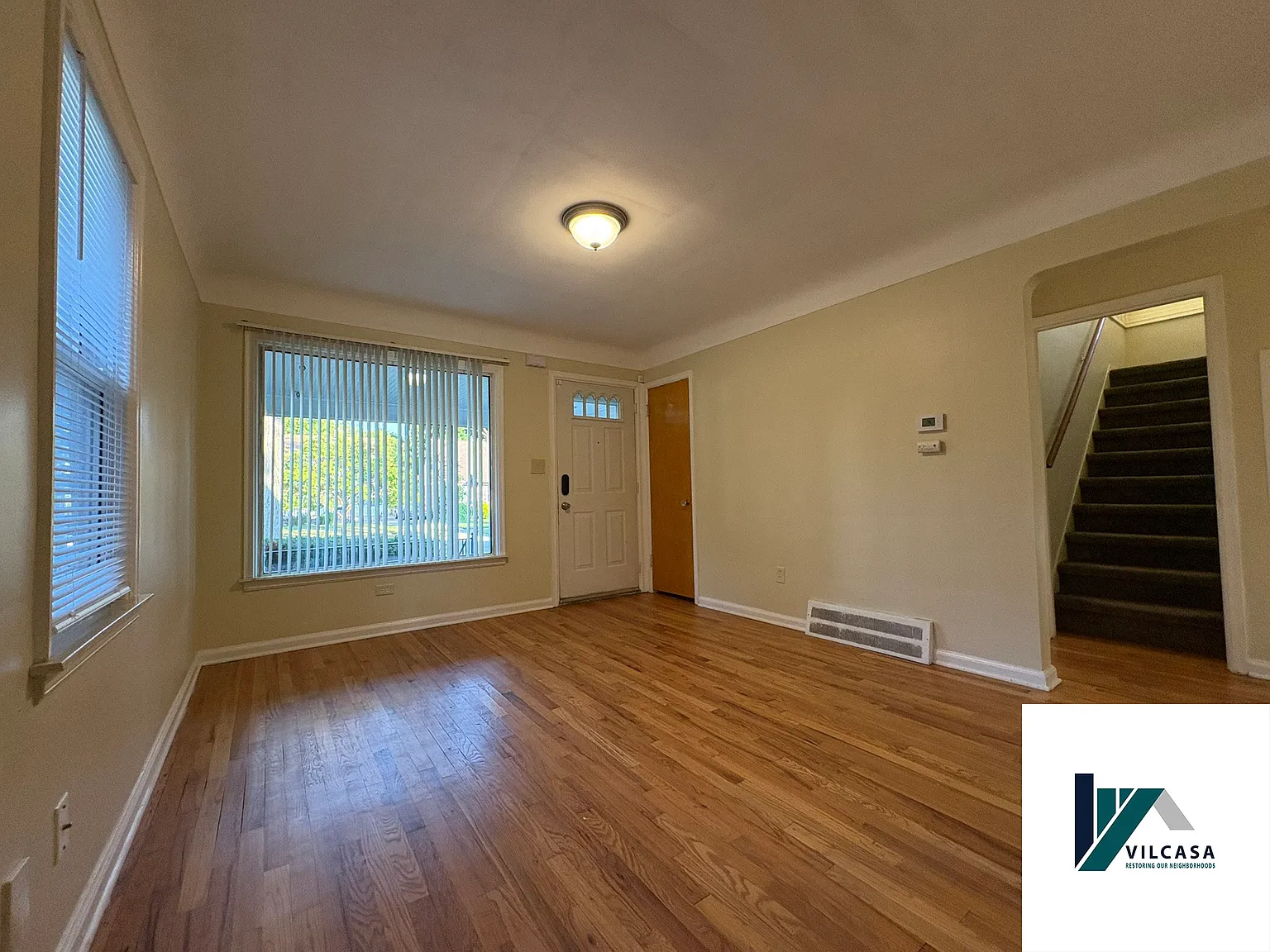 3328 Hollywood St — Photo 3