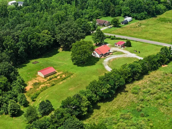 3680 McFall Rd, Palmyra, TN 37142