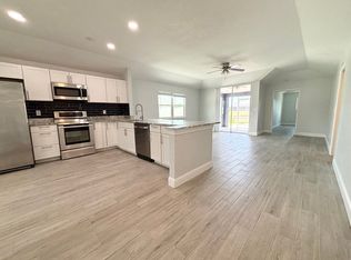 1324 SE 6th Ave, Cape Coral, FL 33990