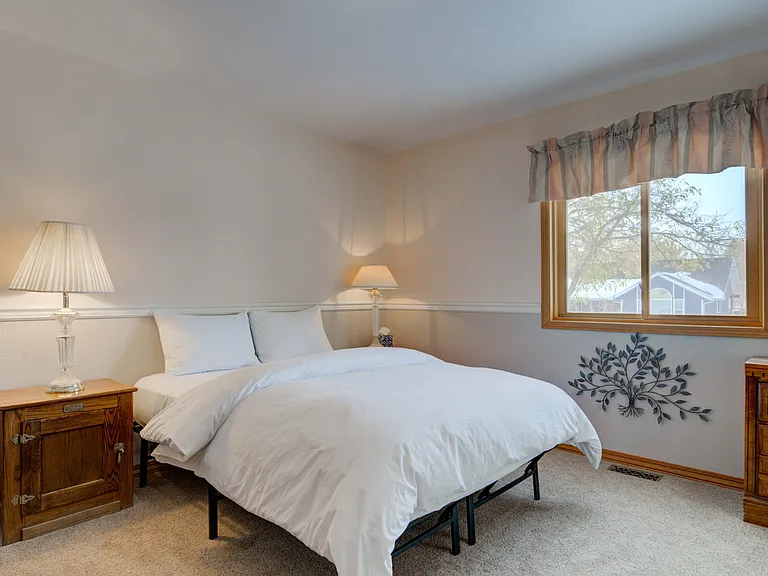 402 S Yellowstone Ave — Photo 30