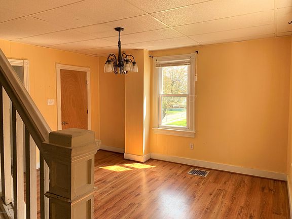 5th image of 2039 Whitford Ave