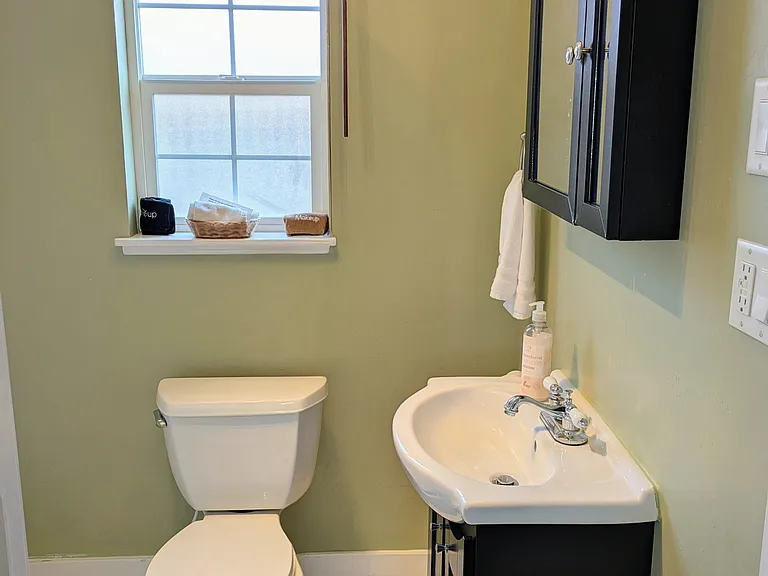 223 W Center St #4 — Photo 6