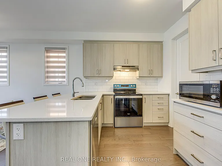 1413 William Halton Pkwy W — Photo 12