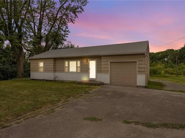 11908 Grandview Rd, Grandview, MO 64030
