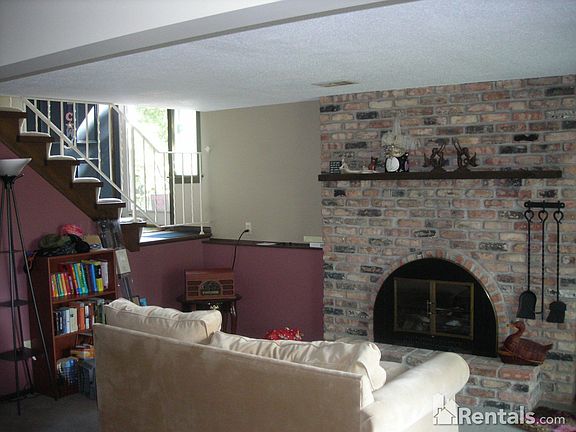 4th image of 3654 Garden Ct N
