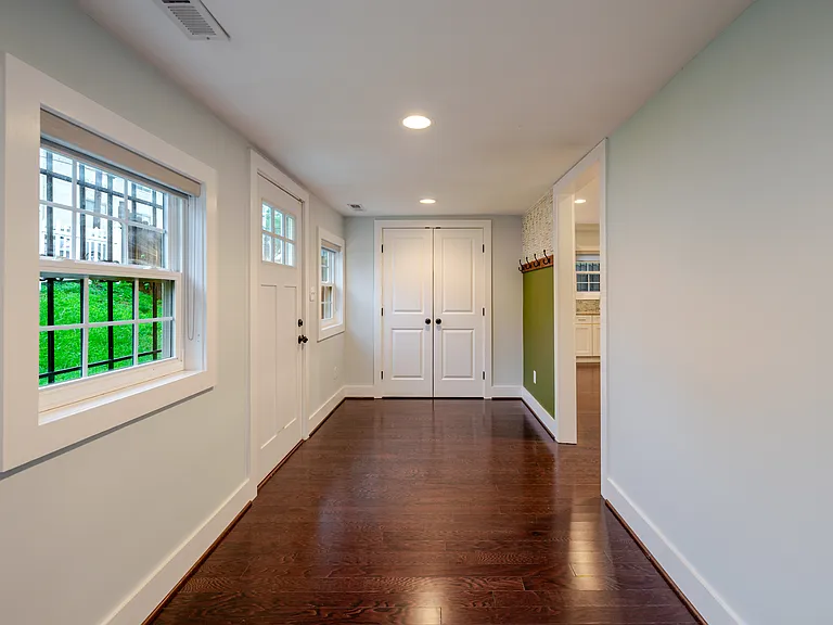 5056 B St SE — Photo 3