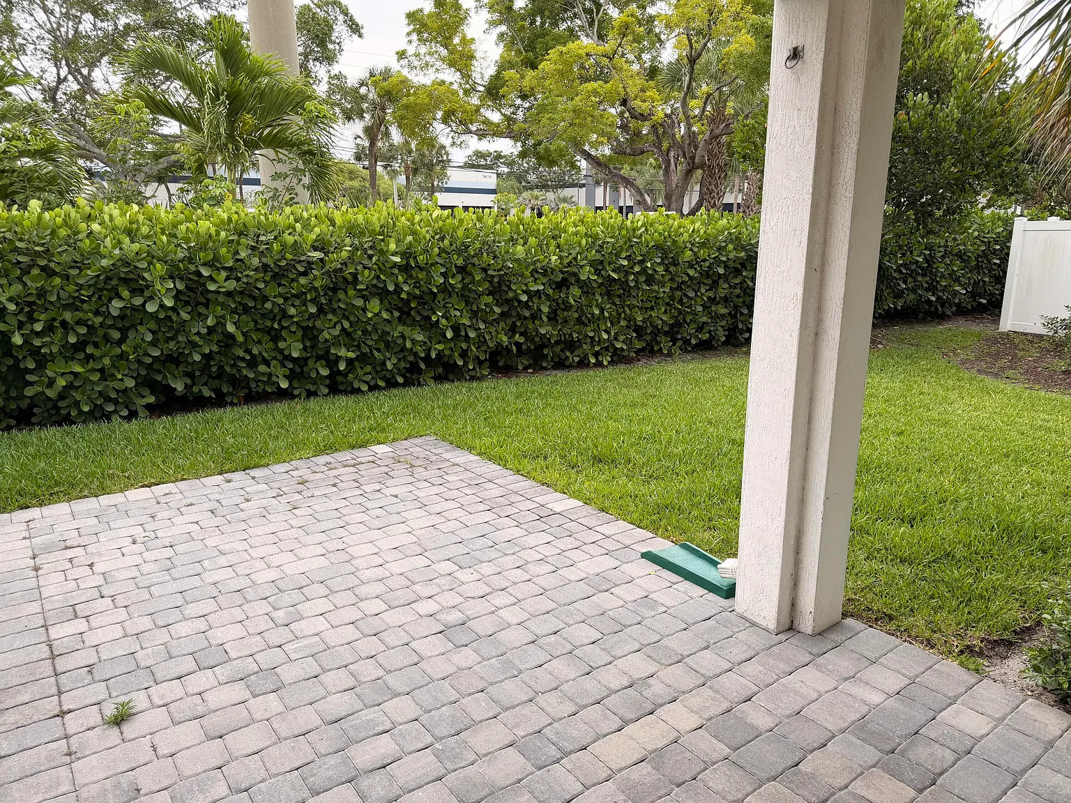 3 bed, 2.5 bath, 1888 sqft, $4,100 — Photo 3