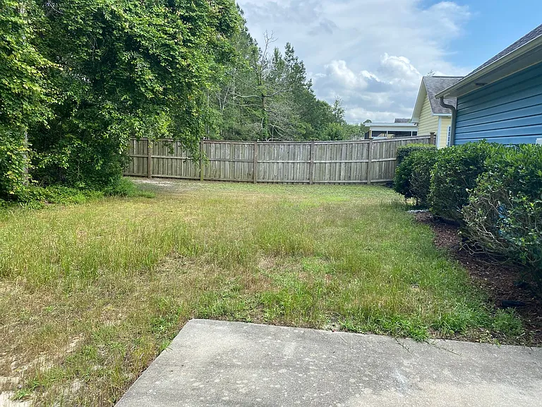 129 S Palm Dr — Photo 30