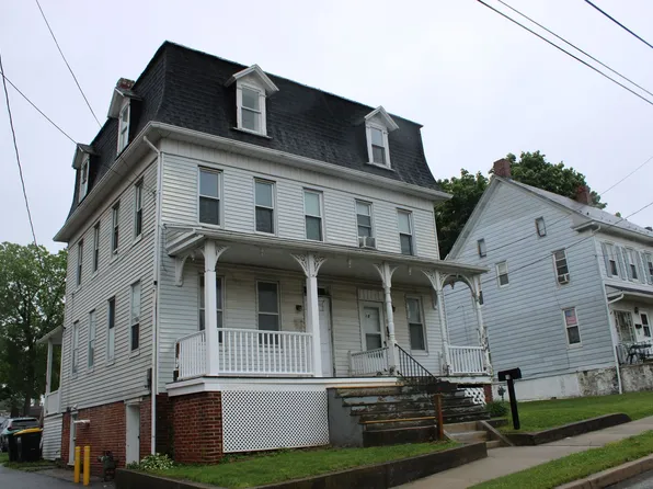16 W High St, Red Lion, PA 17356