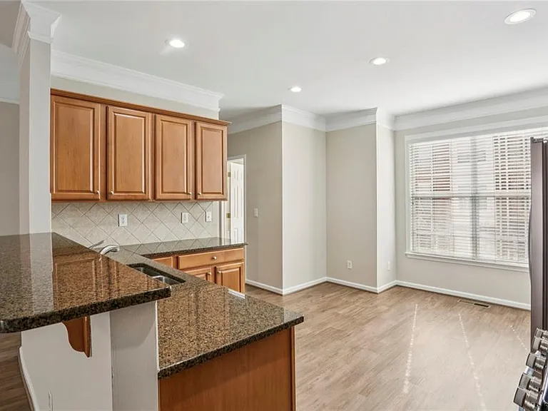 642 Bernay Way — Photo 7