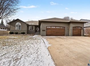 3805 S Bedford Ave, Sioux Falls, SD 57103