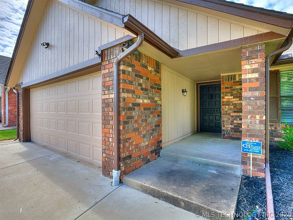 2nd image of 3001 W Atlanta Ct
