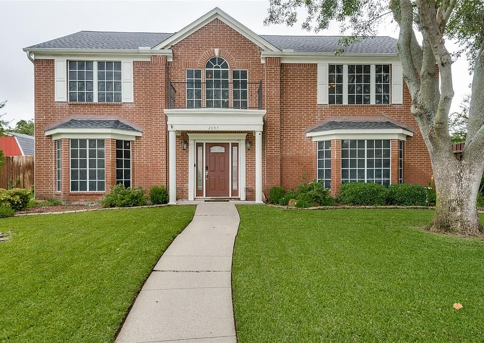 1st image of 2057 Vista Dr