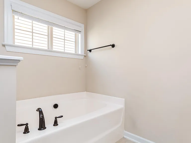 205 Roundhouse Ln — Photo 17