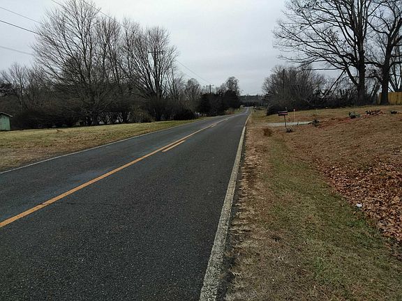 5th image of 369 Rock Creek Church Rd