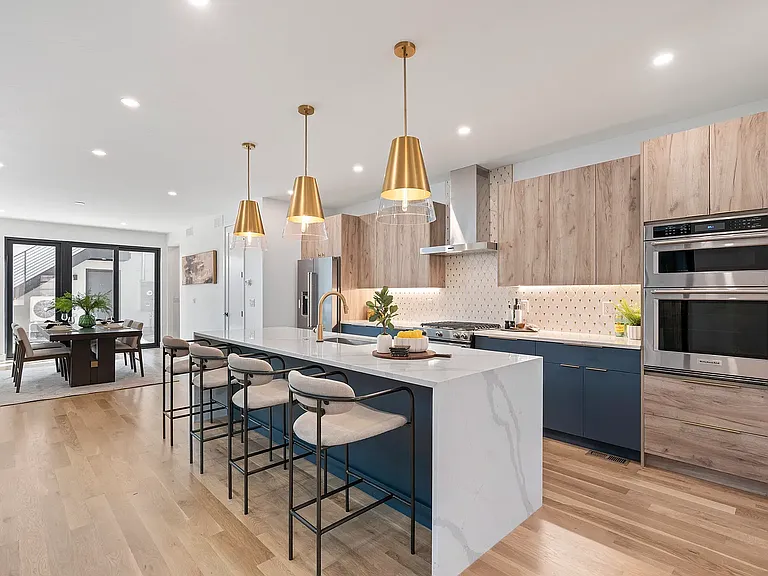 3244 N Franklin St — Photo 8
