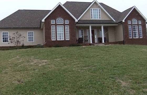 1st image of 375 Camelot Dr