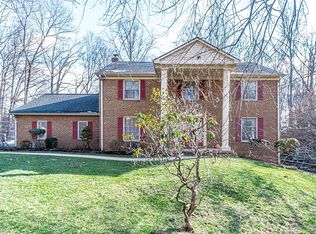 9197 Ripple Brook Rd, Great Falls, VA 22066