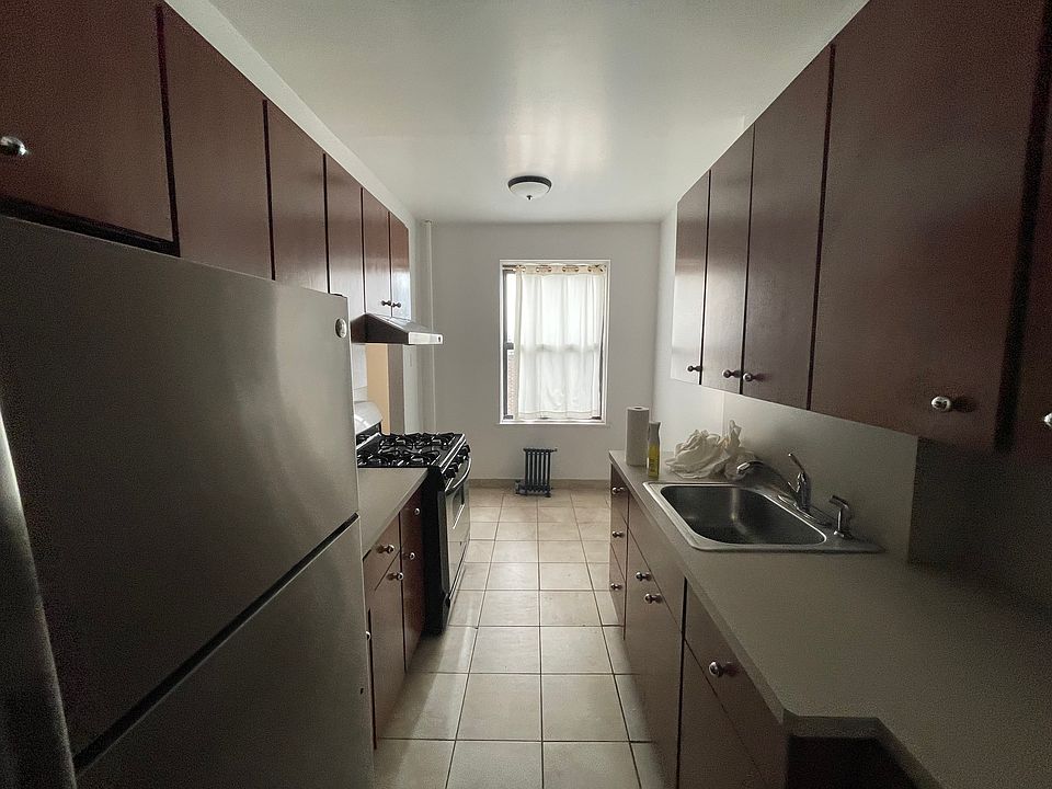 1st image of 32-44 30th St #2