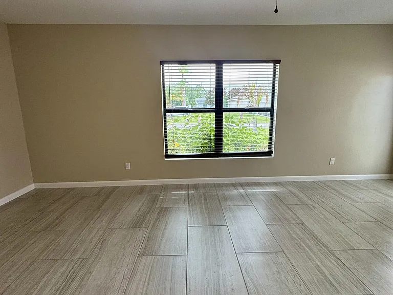 2381 SE Pinero Rd — Photo 5