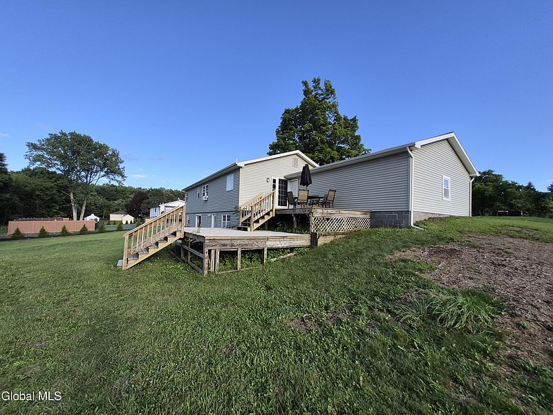 4th image of 5 Washington Drive