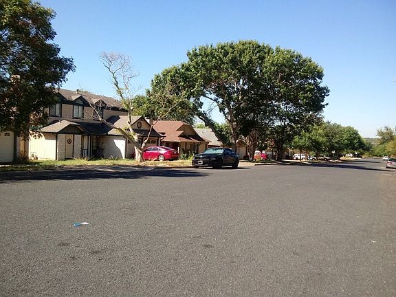 4th image of 1009 Peggotty Pl