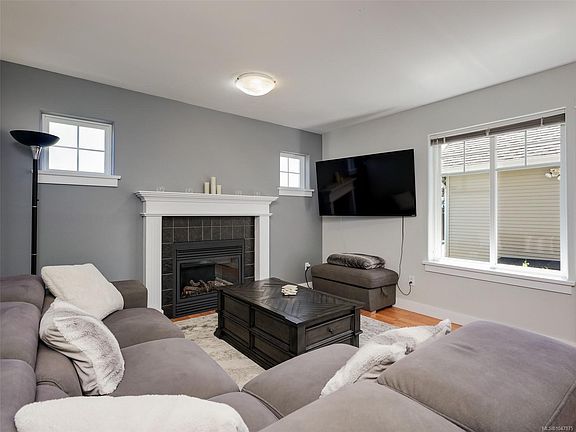 4th image of 921 Colville Rd #1