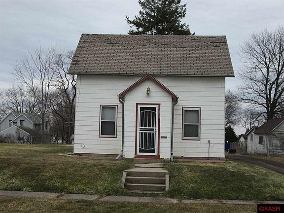 3rd image of 509 3rd Ave N
