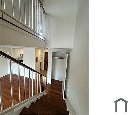 5th image of 463 W Wilson Ave APT 2