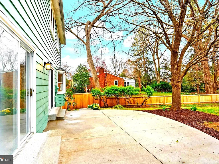7109 Davis Ct — Photo 46