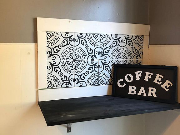 Coffee bar / laptop station with USB outlet