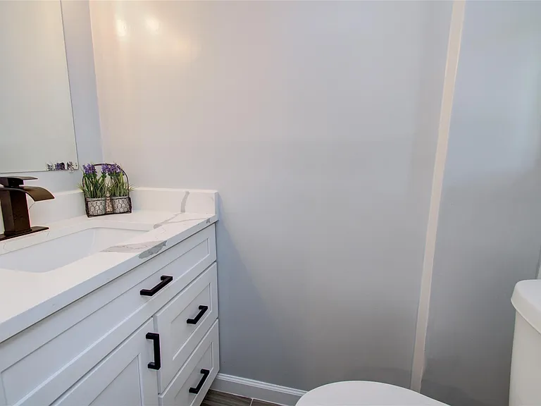 1806 Cypress Dr — Photo 7