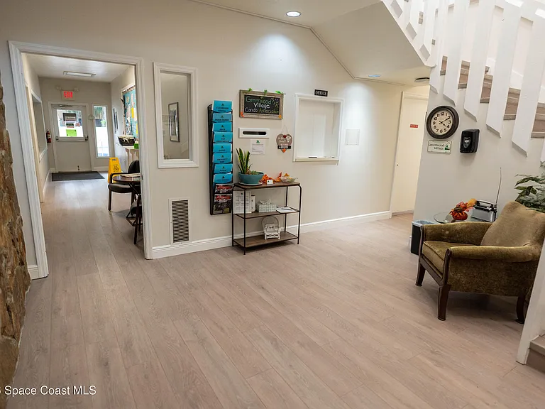 605 Saint Albans Ct #18H — Photo 25