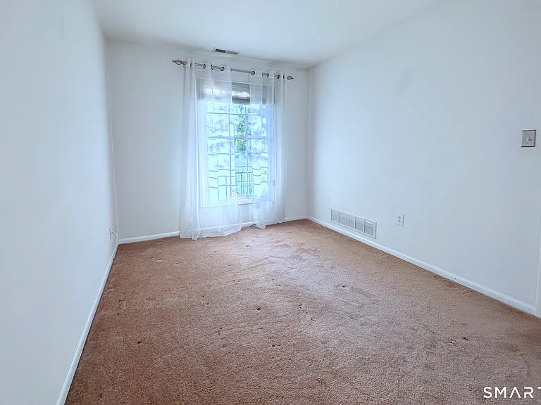 153 Penn Cmn #153 — Photo 17