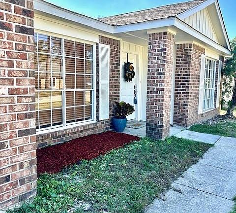 2nd image of 511 Portsmouth Dr